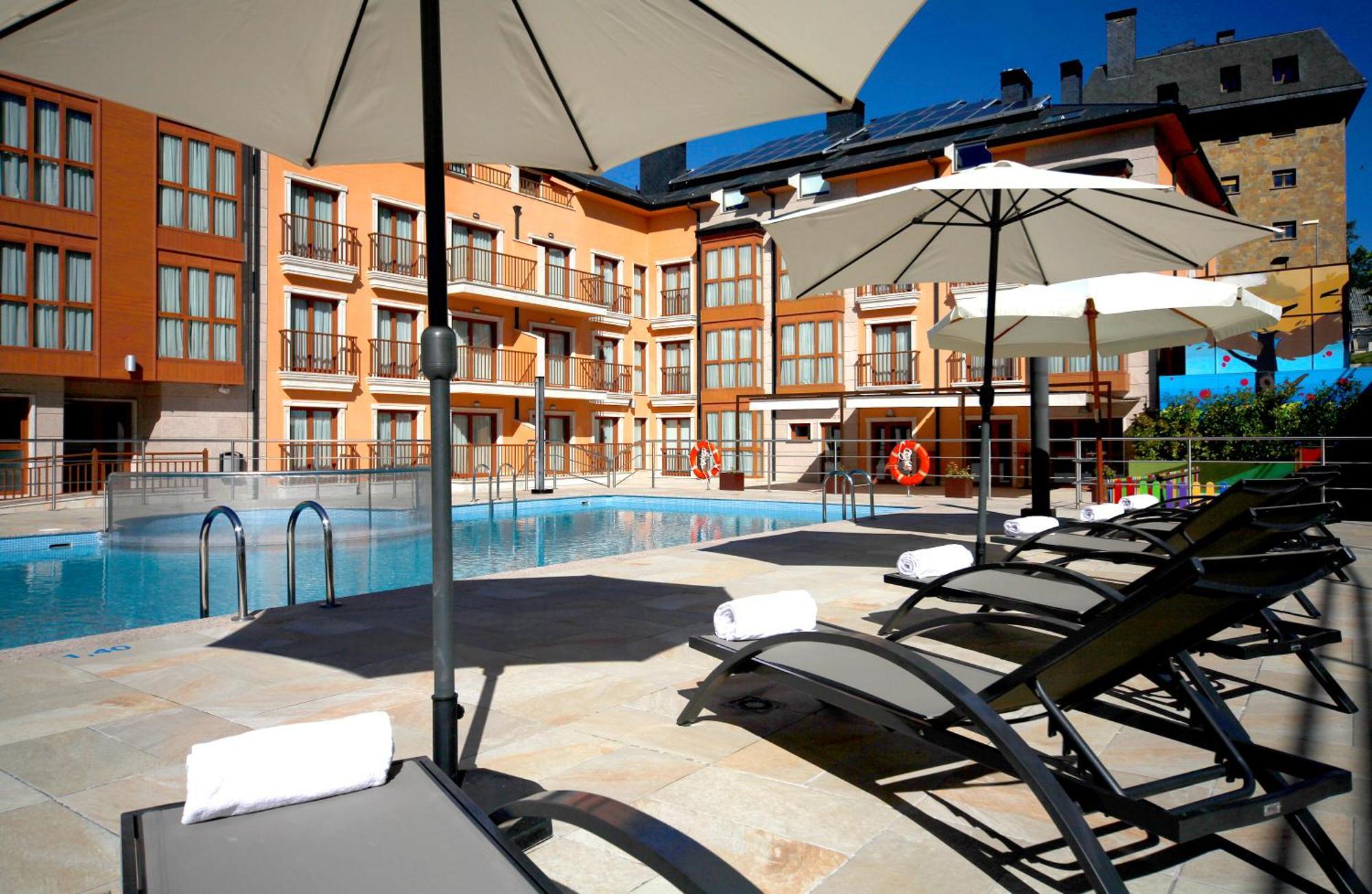 Apartahotel & Spa Jacetania Jaca Exteriör bild